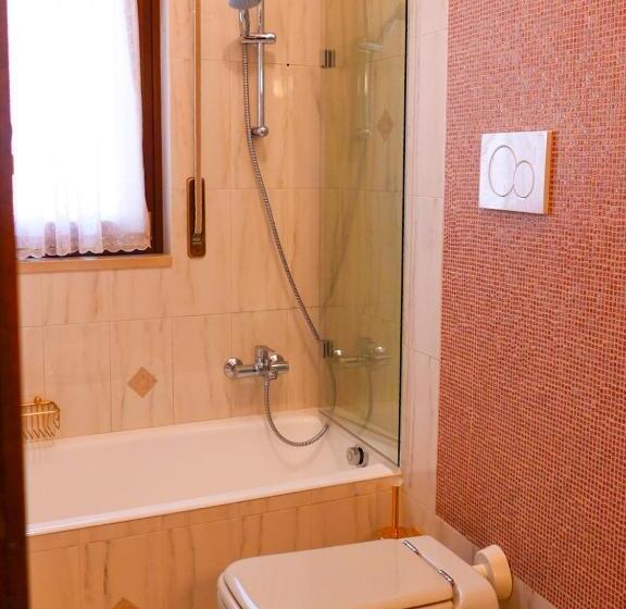 膳宿费 47, Vittorio Veneto