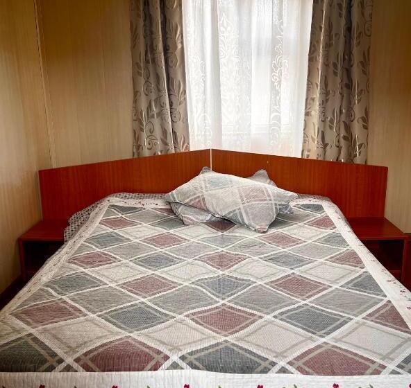 پانسیون Anar Guest House