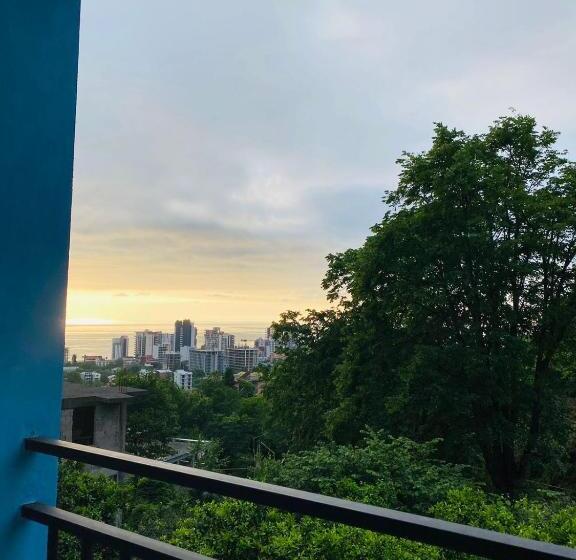 پانسیون Emma S Guest House