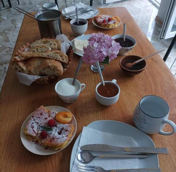 پانسیون Orenda