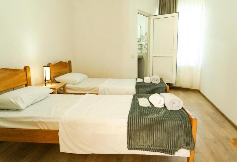 پانسیون Orenda