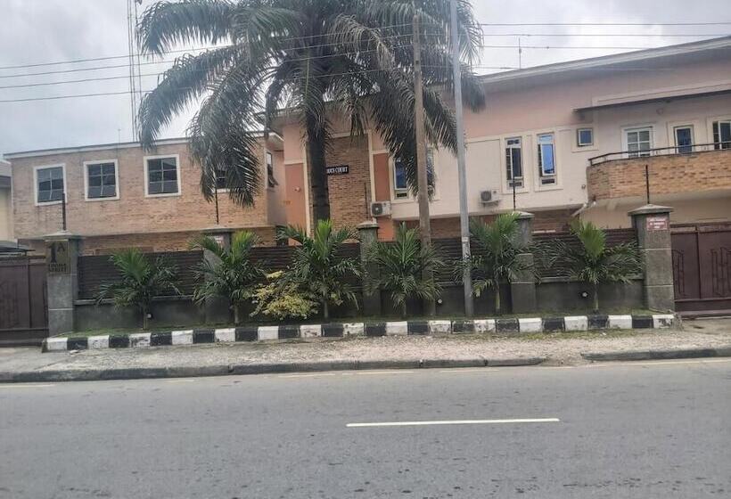 פנסיון Pious Court Guest House Old Gra