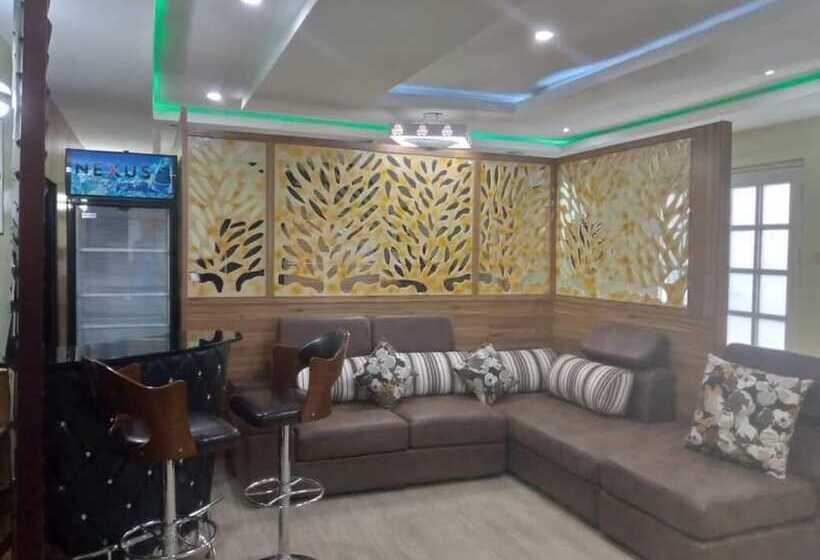 פנסיון Pious Court Guest House Old Gra