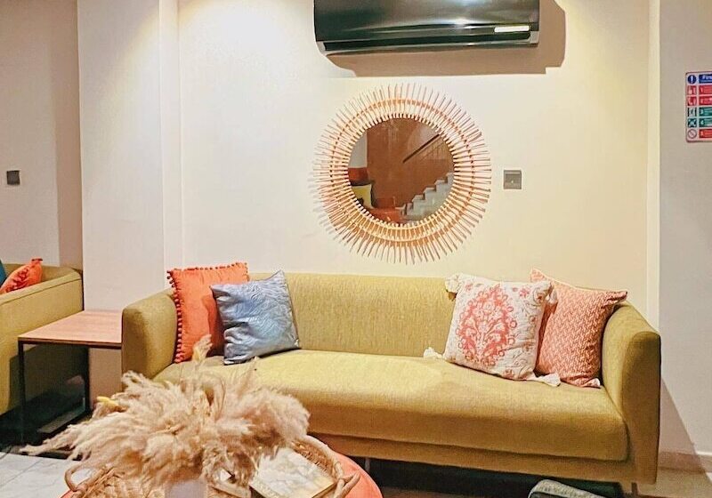 פנסיון Pious Court Guest House Old Gra