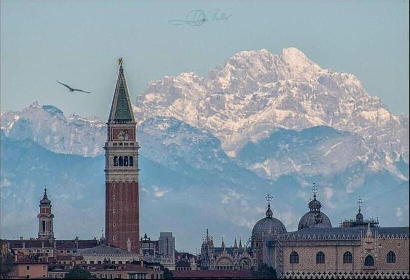 פנסיון Villa Nadia