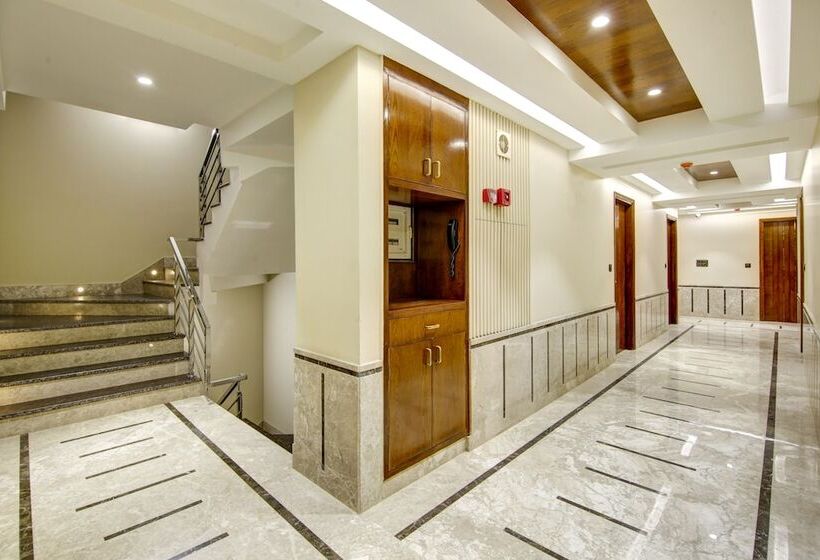 Отель The Leena International New Delhi