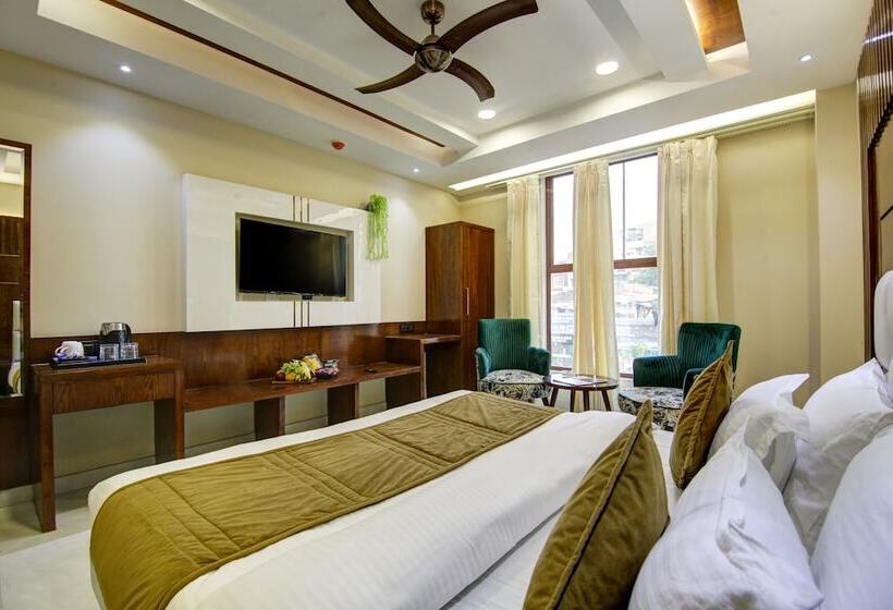 Отель The Leena International New Delhi