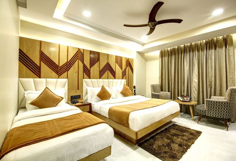 Отель The Leena International New Delhi