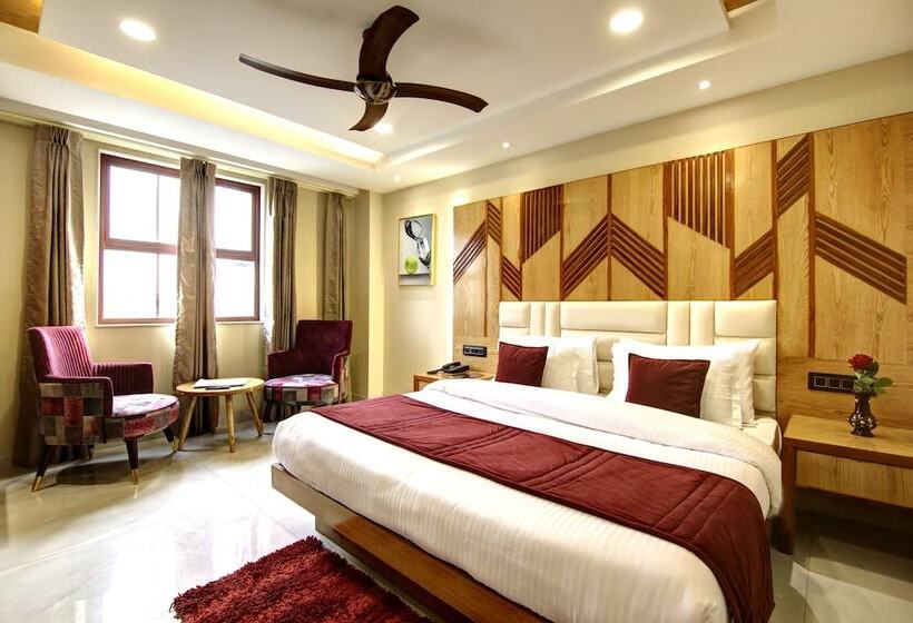 Отель The Leena International New Delhi