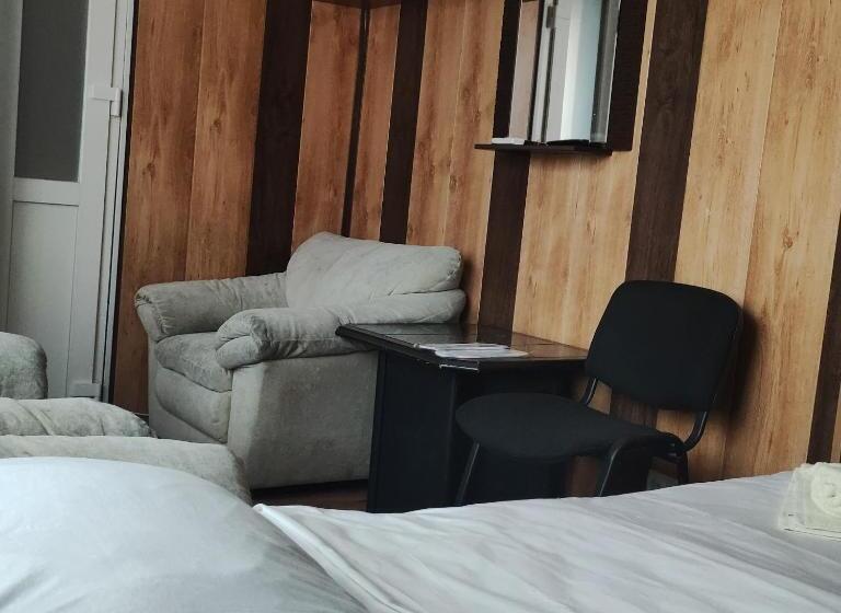 هاستل резидент