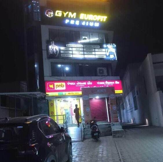 فندق Dreamland Chandkheda