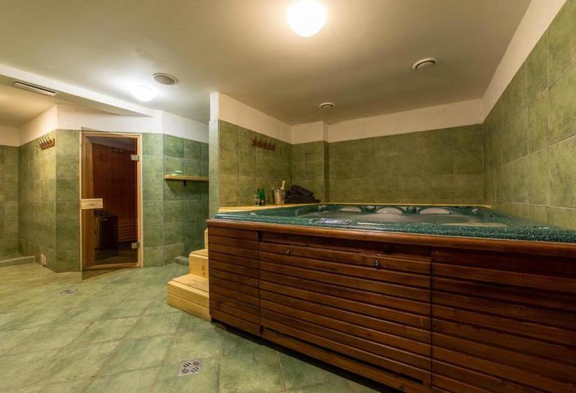 ホテル Liptov Holiday