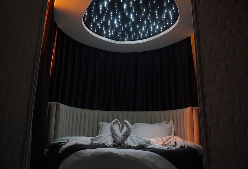 בית מלון כפרי Main Airport