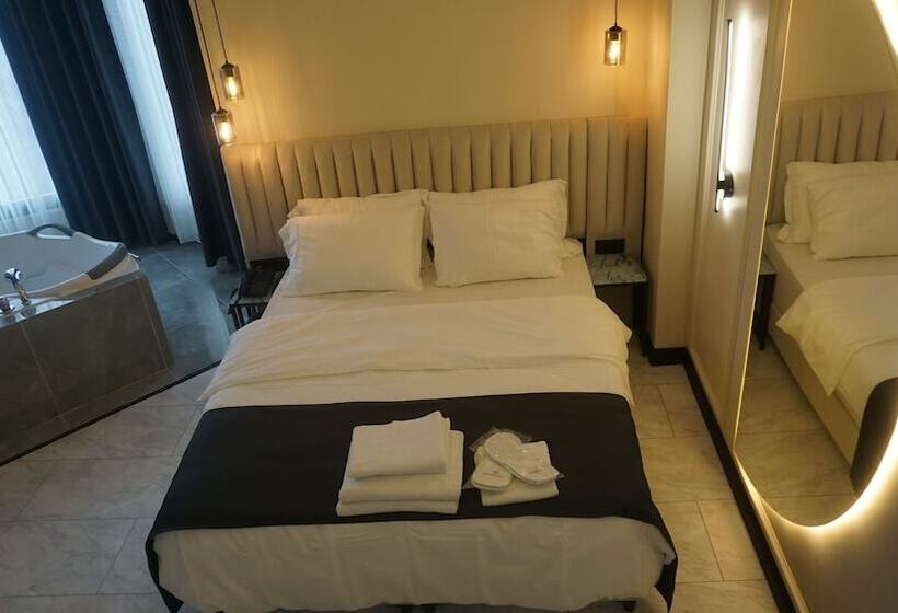 בית מלון כפרי Main Airport