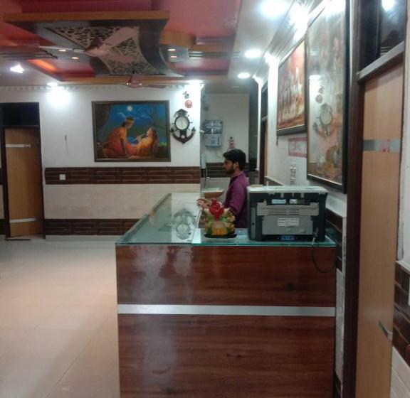 ホテル Oyo 81095 Green Velly