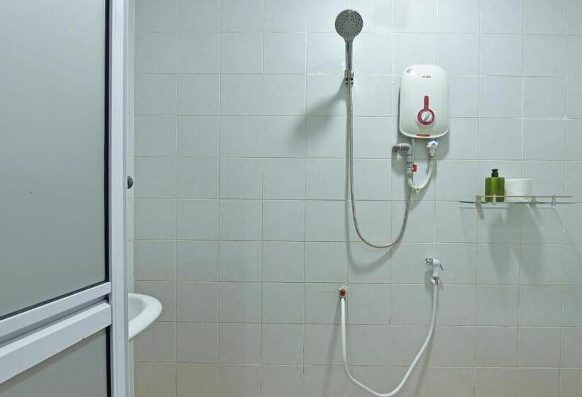 בית מלון כפרי Oyo 90626  Ezzyhome Johor Jaya