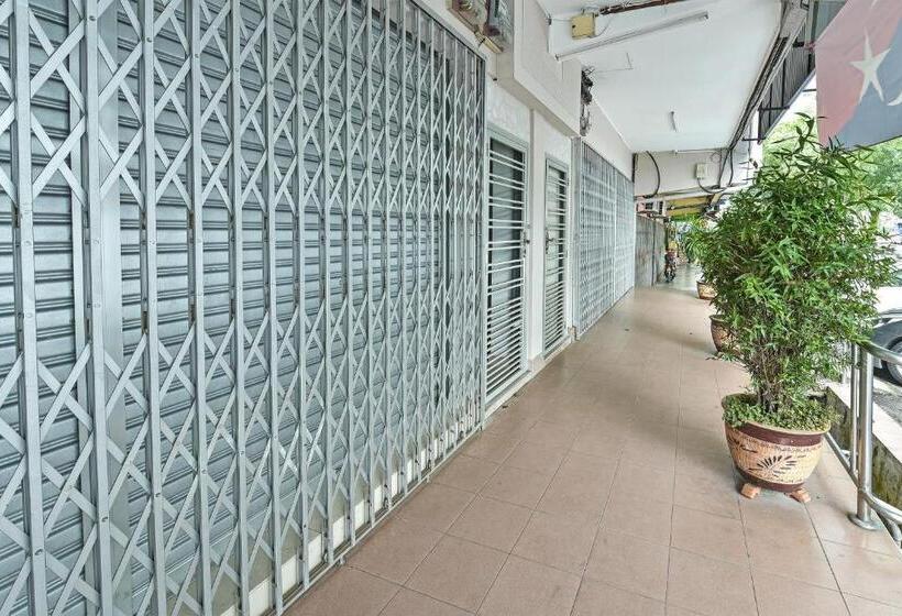 בית מלון כפרי Oyo 90626  Ezzyhome Johor Jaya