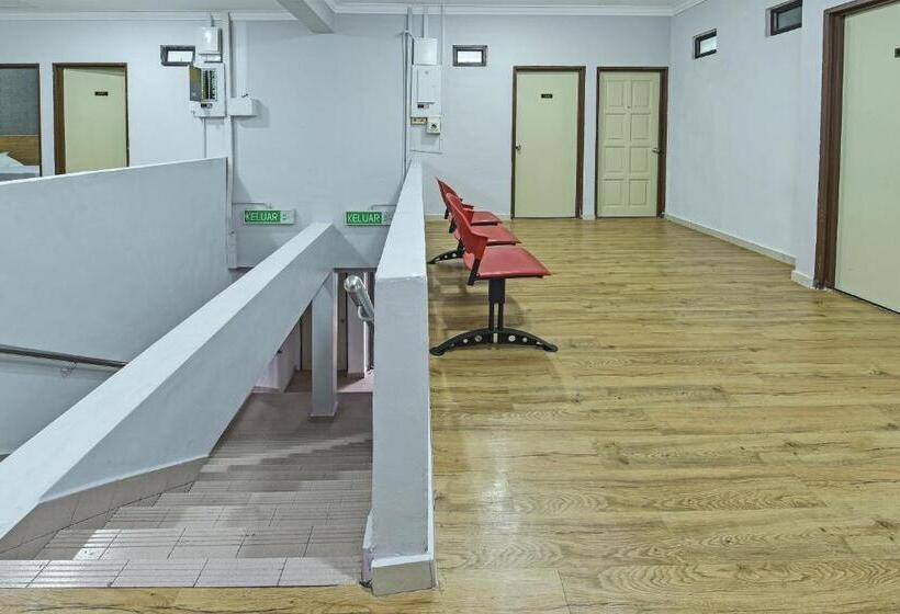 בית מלון כפרי Oyo 90626  Ezzyhome Johor Jaya