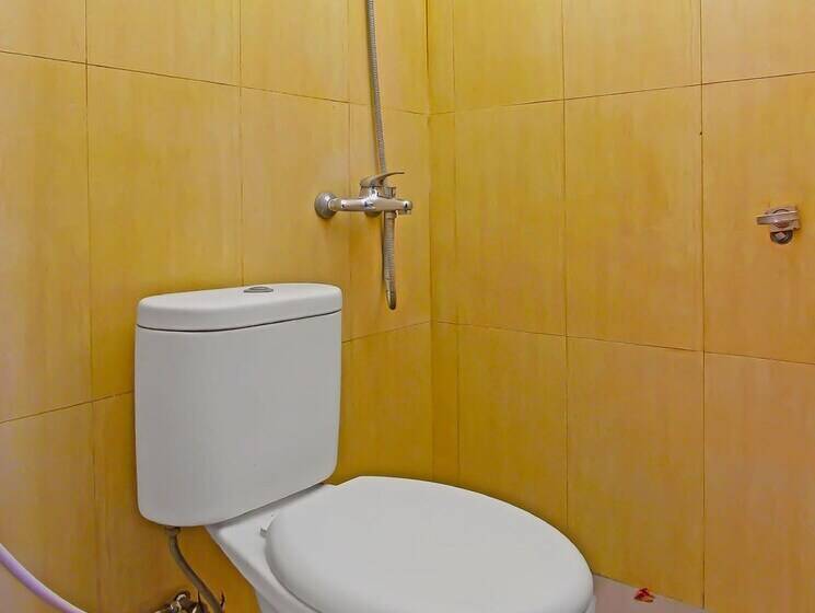 酒店 Oyo 92437 Wahidin Guesthouse