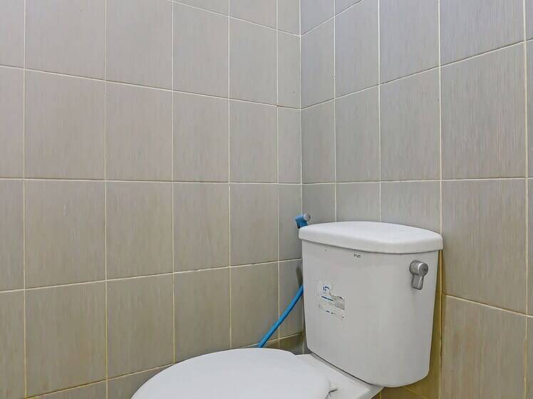 酒店 Oyo 92437 Wahidin Guesthouse