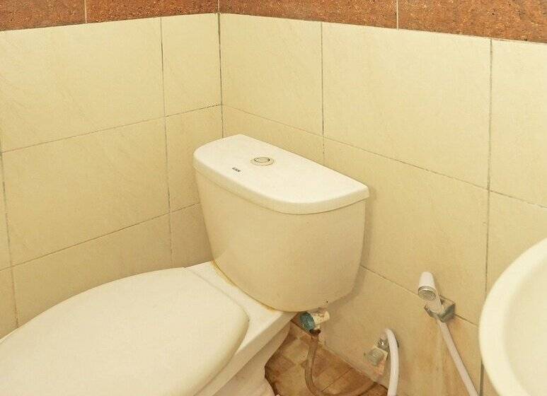 ホテル Oyo 92470  Sahabat 2