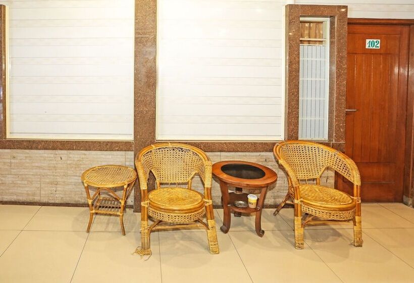 ホテル Oyo 92470  Sahabat 2