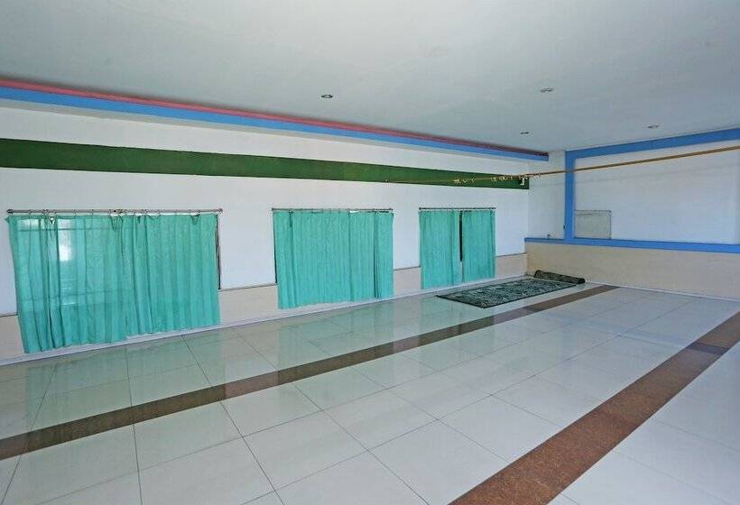 ホテル Oyo 92470  Sahabat 2
