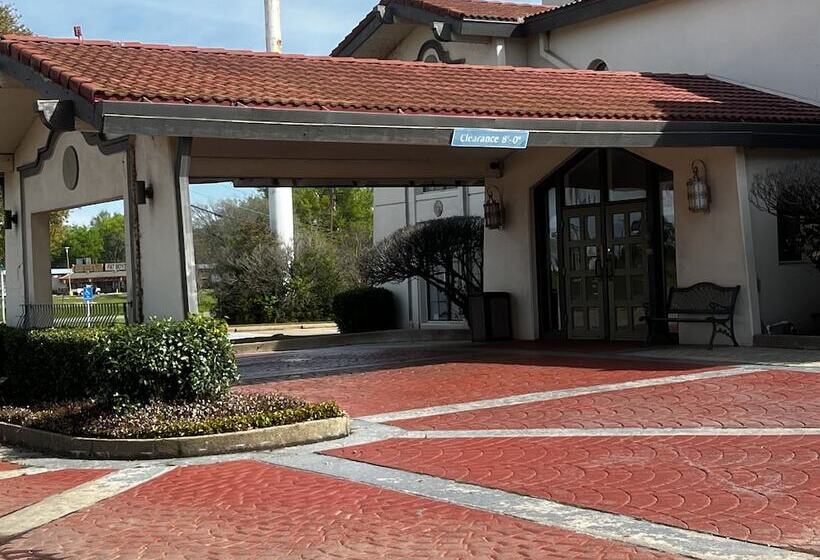 فندق Relax Inn & Suite