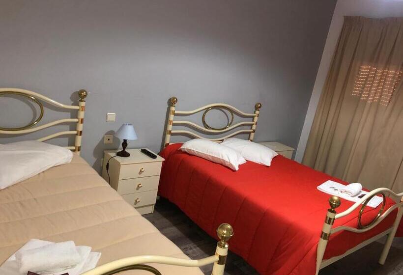 فندق Restaurante Residencial Pizzaria S. Estevão