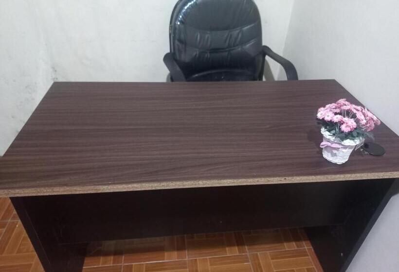 호텔 Spot On 92415 Bima House Syariah