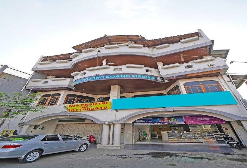 فندق Spot On 92453 Wisma Galaxy