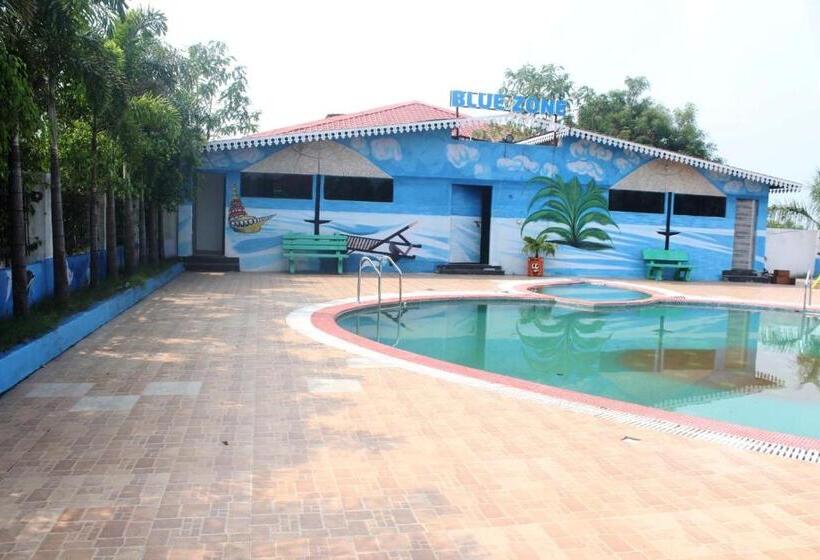 هتل Strawberry Resort