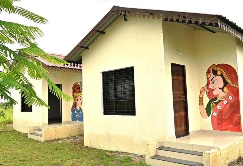 هتل Strawberry Resort