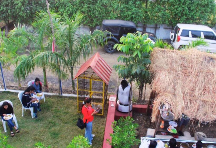 هتل Strawberry Resort