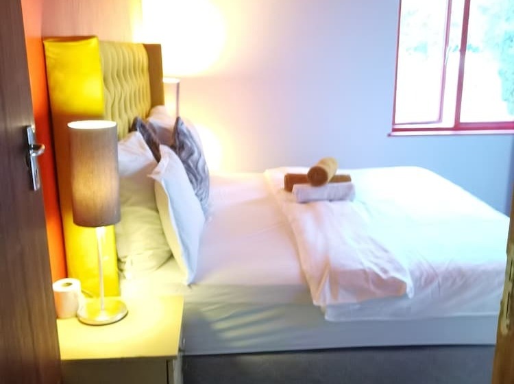 פנסיון Neo & Ruks Bellville Guesthouse