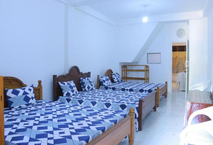 بنسيون Rochesta Holiday Inn