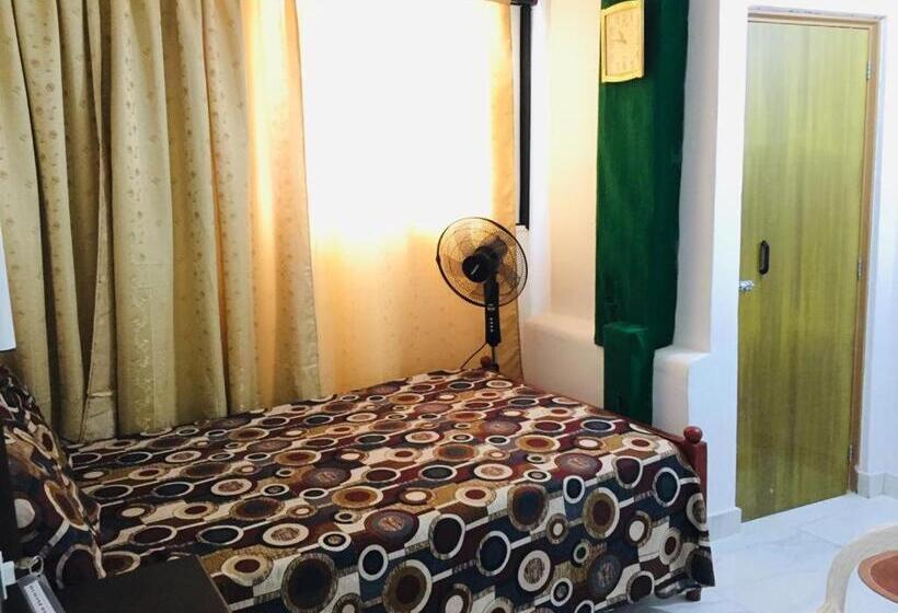 بنسيون Rochesta Holiday Inn