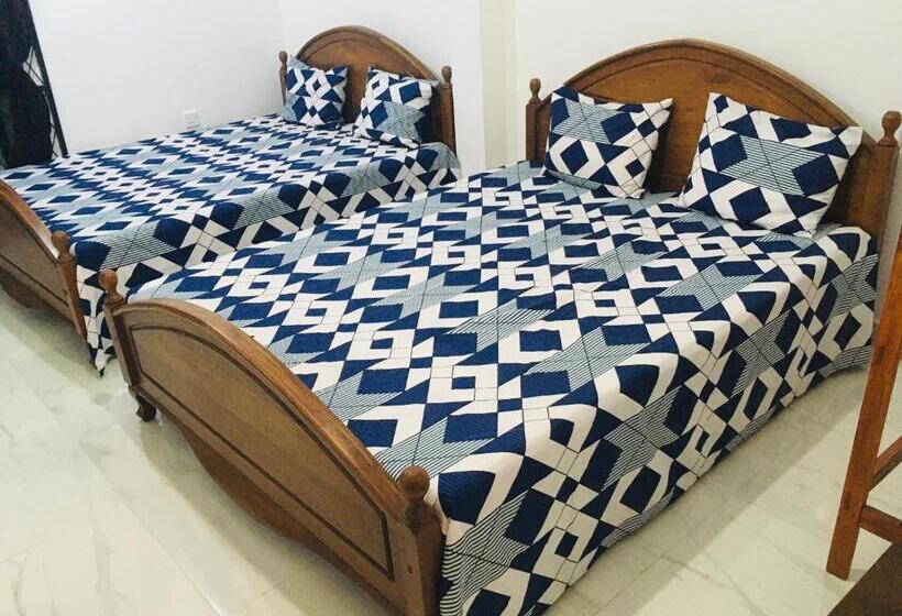 بنسيون Rochesta Holiday Inn