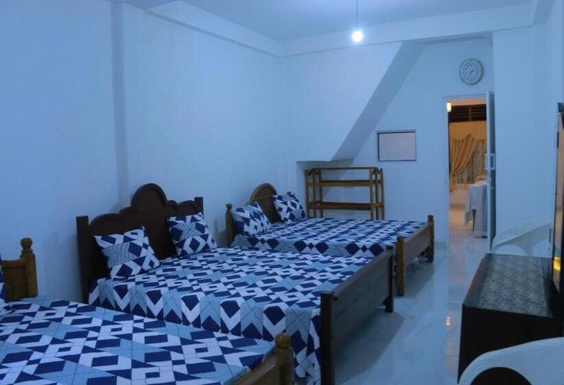 بنسيون Rochesta Holiday Inn