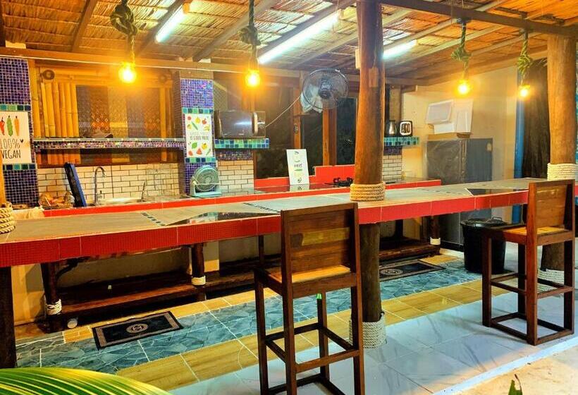 פנסיון Sea View   Palm Villa