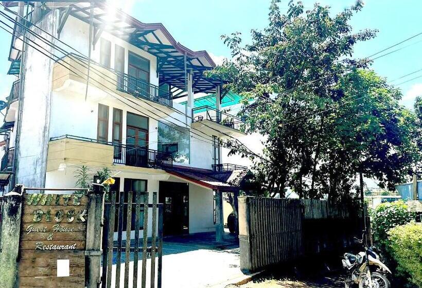 פנסיון White Block Hotel & Resturant