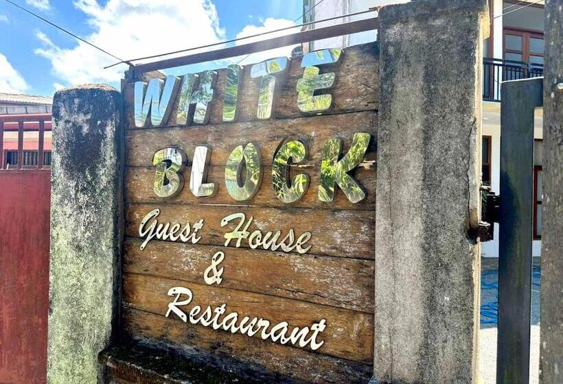 פנסיון White Block Hotel & Resturant