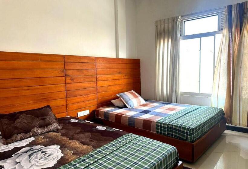 פנסיון White Block Hotel & Resturant