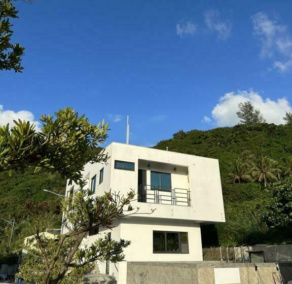 Oceans Explore Hostel