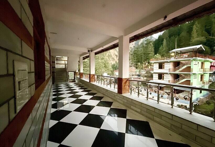 هاستل Diamond Valley X One Light Stays