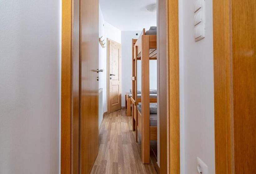 هاستل Ribniška Koča