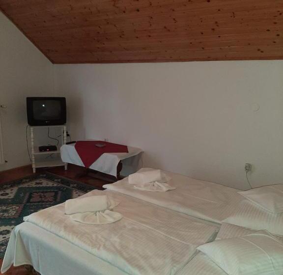 ベッドアンドブレックファースト Magyar Csárda és Vendégház