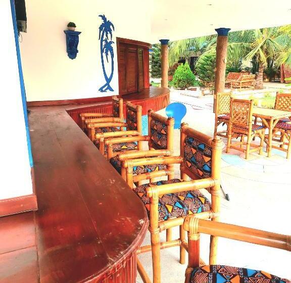 בית מלון כפרי Blue Palm Resort Ghana