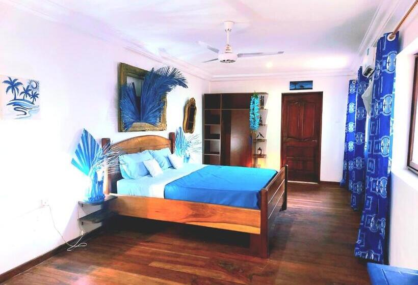 בית מלון כפרי Blue Palm Resort Ghana