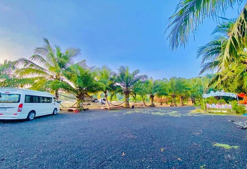 ホテル Chanpailin Omarzaa